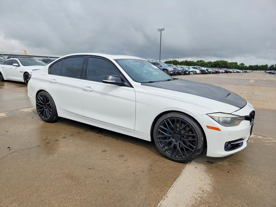 2015 BMW 3 series VIN WBA3C1C51FP853456 COPART salvage auction — MINOR DENT/SCRATCHES, TX - CERTIFICATE OF TITLE (P), sold $1,900 on 2026-09-03 (photo 4)
