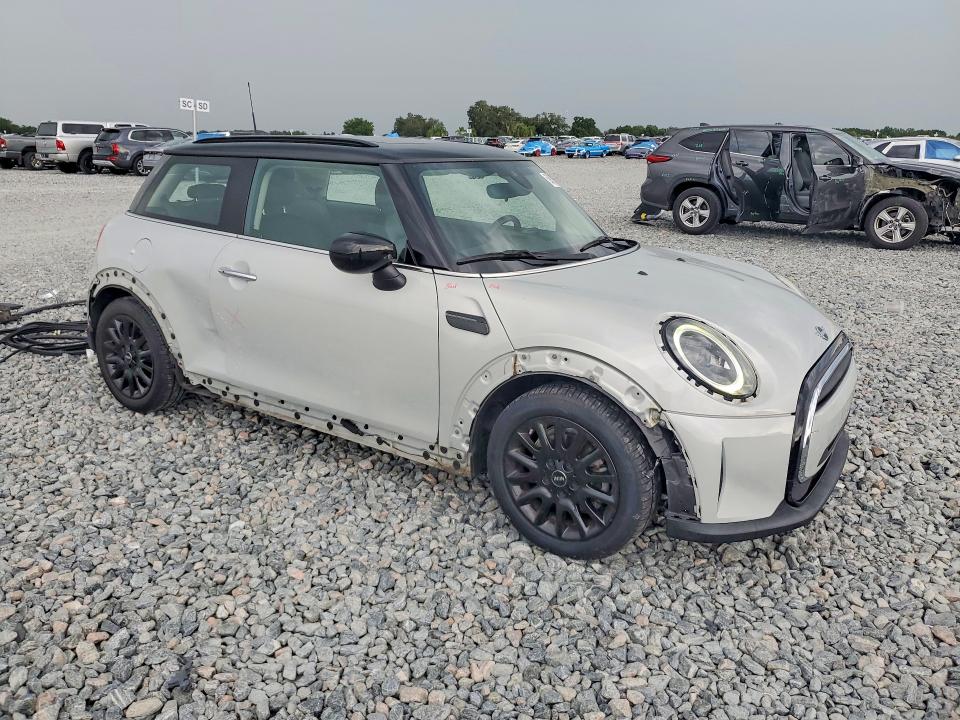 2022 Mini Cooper VIN WMW33DH04N2P90864 COPART salvage auction — SIDE, Fl - Cert Of Ttl-Rebuilt&Slvg Rbld, sold $10,100 on 2026-08-07 (photo 4)
