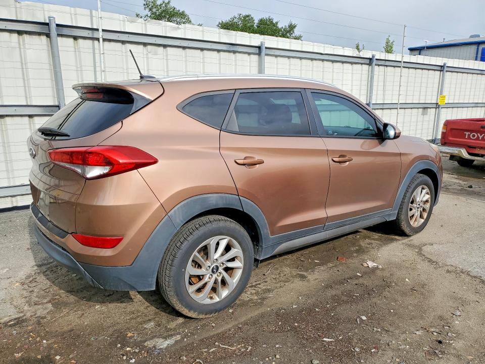 2016 Hyundai Tucson VIN KM8J33A40GU204326 COPART salvage auction — MINOR DENT/SCRATCHES, GA - CERTIFICATE OF TITLE, sold $3,100 on 2026-07-23 (photo 3)