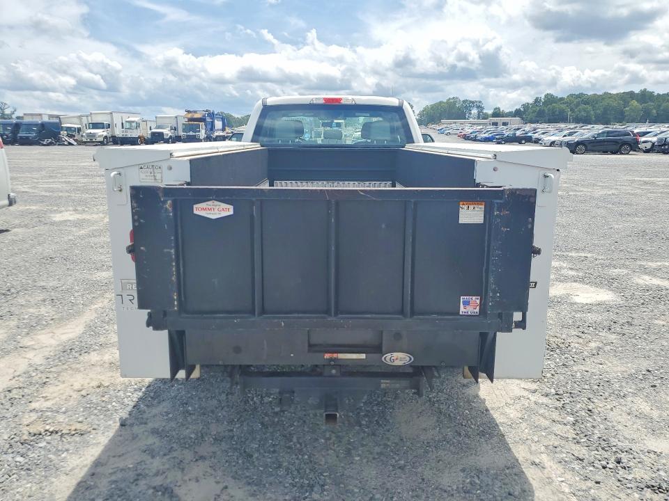 2019 Ford F-350 super duty VIN 1FD7X3E62KEC46817 COPART salvage auction — MINOR DENT/SCRATCHES, NC - DEALER ONLY CLEAN TITLE, sold $9,000 on 2026-07-23 (photo 6)