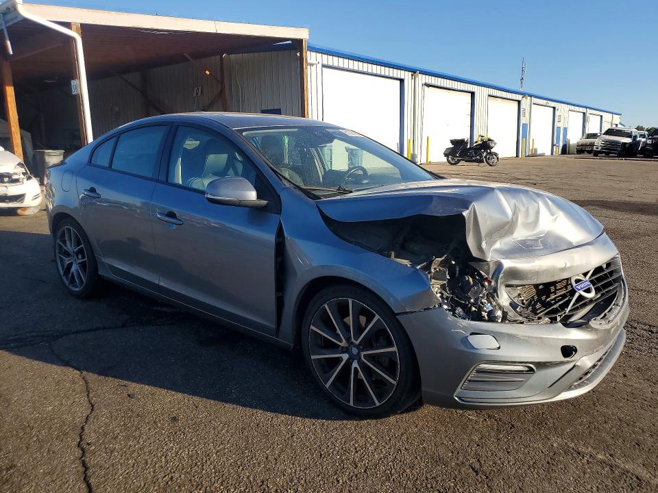 2018 Volvo S60 VIN YV140MTL1J2460637 COPART salvage auction — FRONT END, Co - Dis/Dlr/Exp Only Clean Title, sold $625 on 2026-08-11 (photo 4)