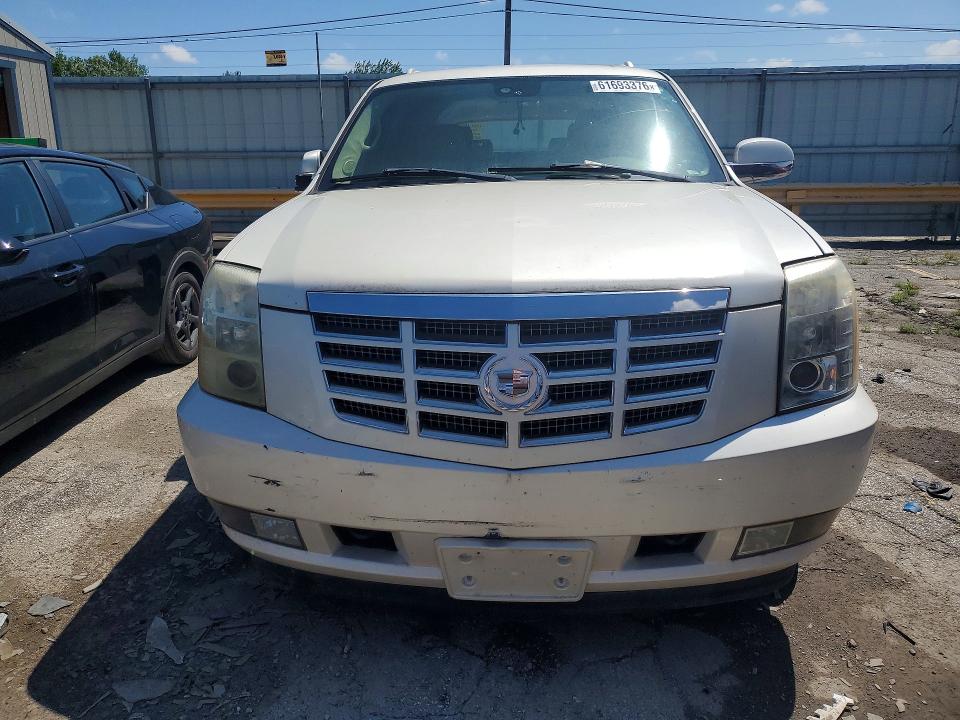 2008 Cadillac Escalade esv VIN 1GYFK66828R119061 COPART salvage auction — REAR END, In - Certificate Of Title, sold $900 on 2026-08-29 (photo 5)