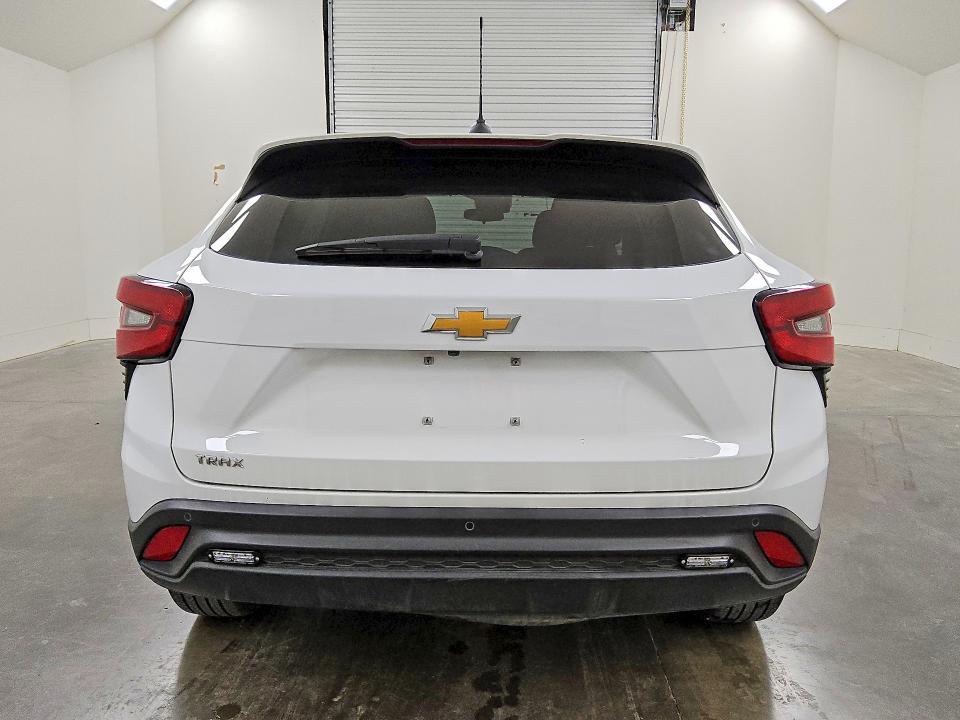 2025 Chevrolet Trax VIN KL77LFEP5SC179522 COPART salvage auction — MINOR DENT/SCRATCHES, AZ - CERTIFICATE OF TITLE, sold $9,400 on 2026-07-14 (photo 6)