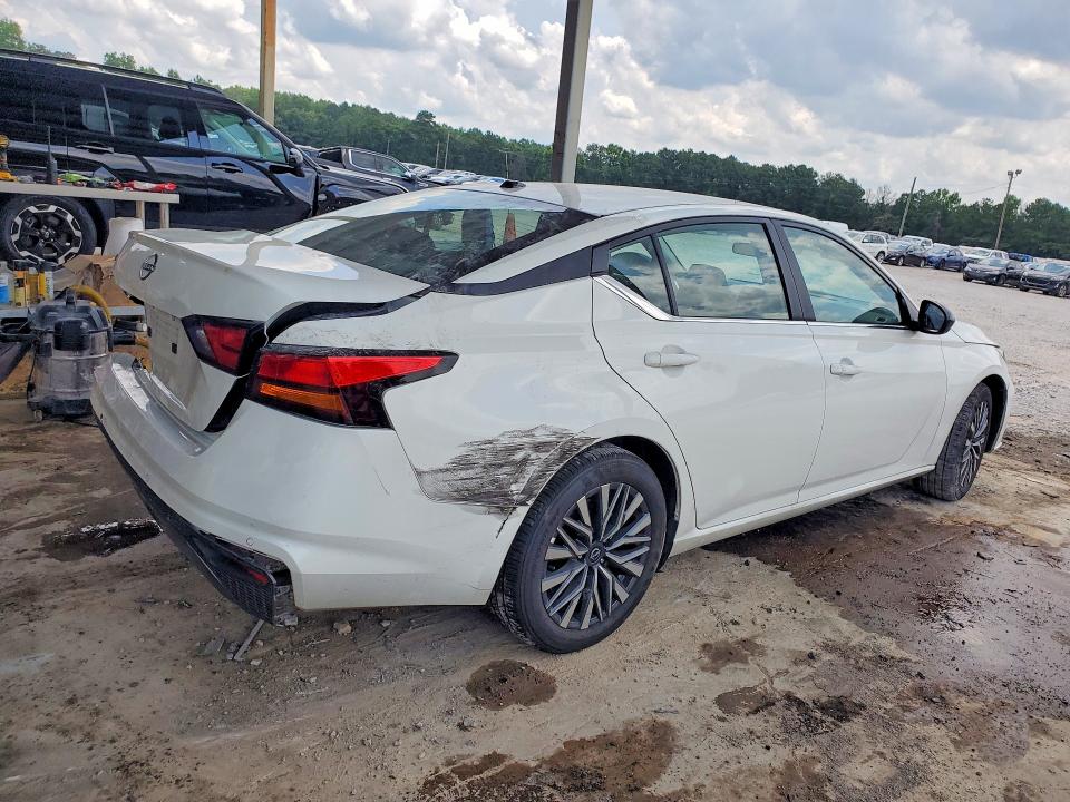 2026 Nissan Altima VIN 1N4BL4DV1TN304769 COPART salvage auction — REAR END, FL - CERTIFICATE OF TITLE, sold $7,100 on 2026-07-27 (photo 3)