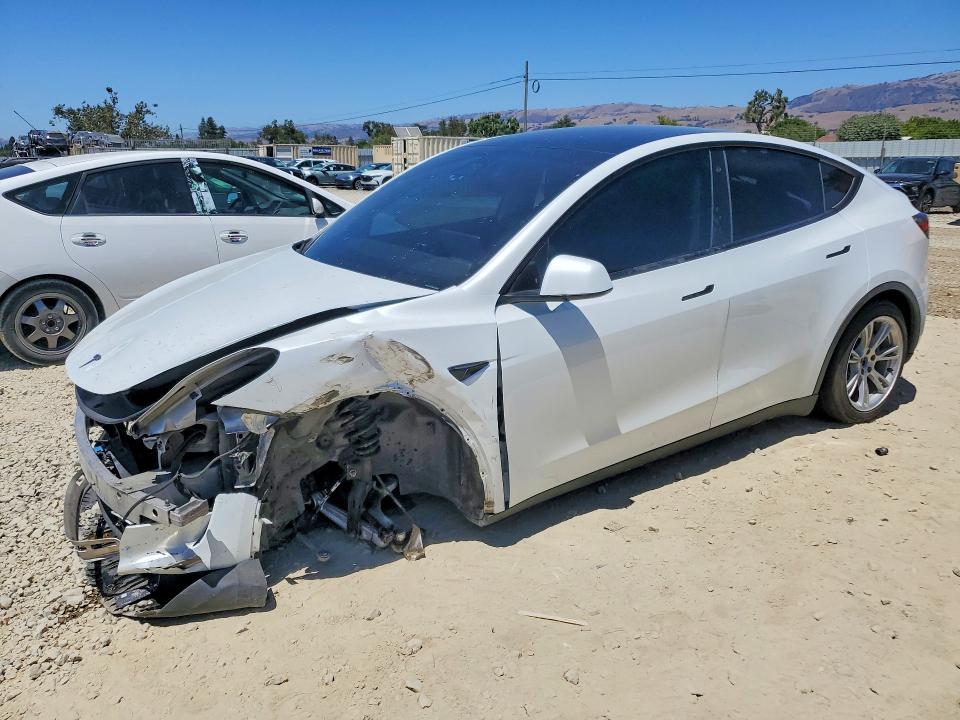 2022 Tesla Model y VIN 7SAYGDEE5NF385187 — COPART salvage auction photo