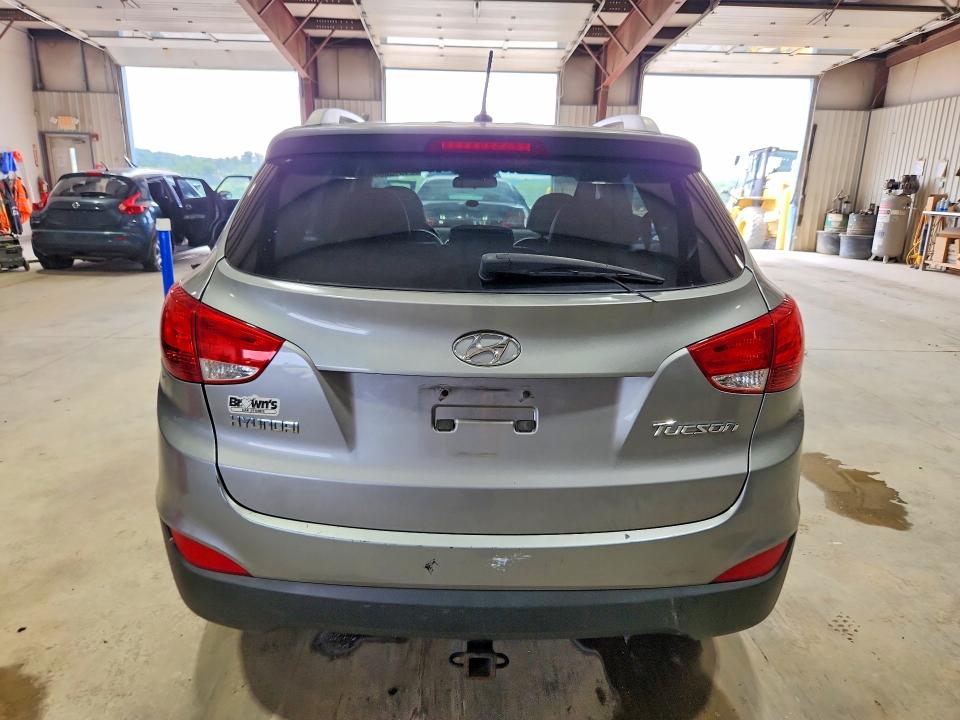 2013 Hyundai Tucson VIN KM8JU3AC0DU759566 COPART salvage auction — MINOR DENT/SCRATCHES, Md - Certificate Of Title, sold $850 on 2026-07-24 (photo 6)