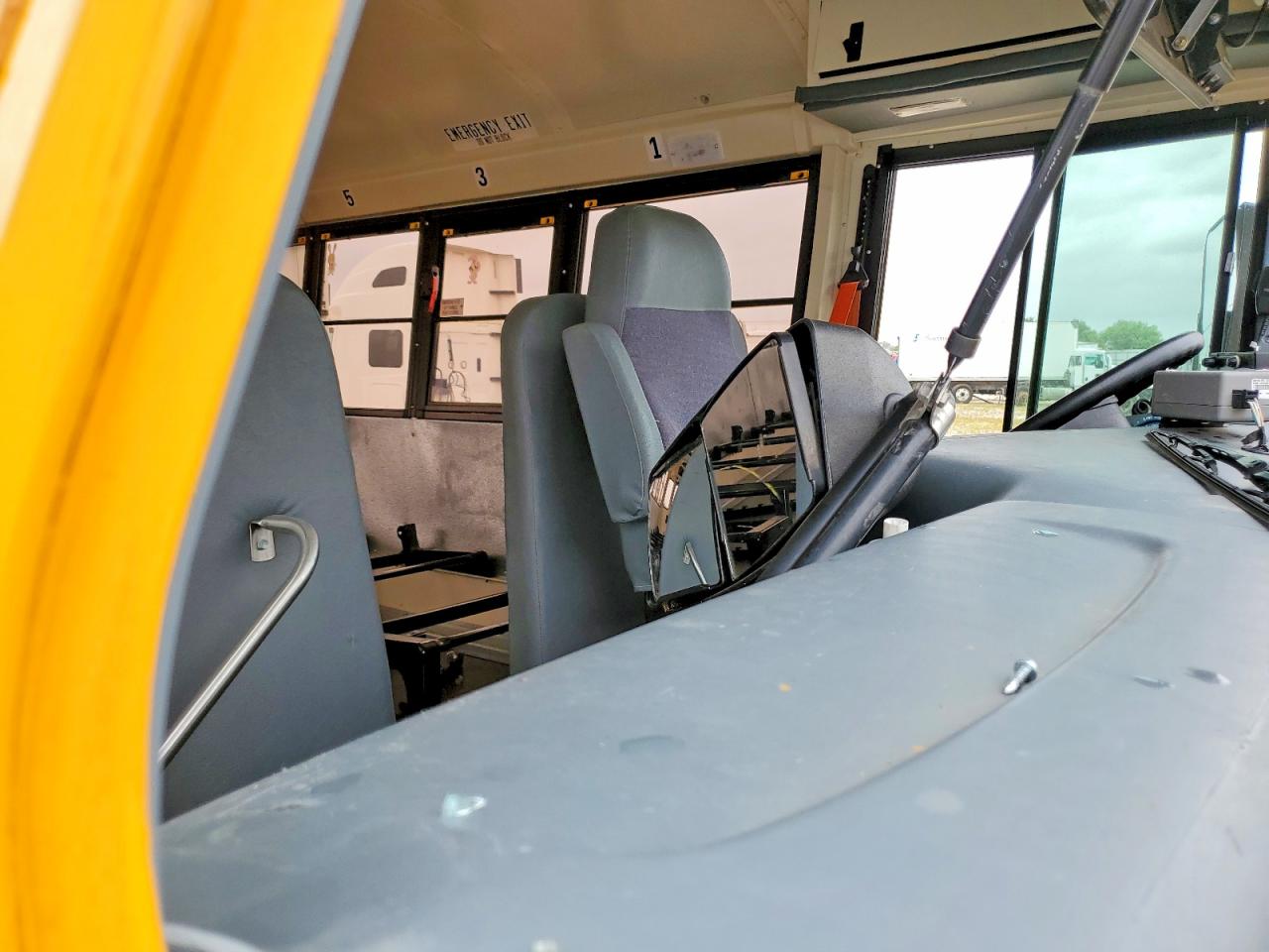 2024 Ic VIN 4DRBUC8N2RB777310 COPART salvage auction — Rollover, TX - SALVAGE VEHICLE TITLE, sold $3,200 on 2026-09-15 (photo 7)