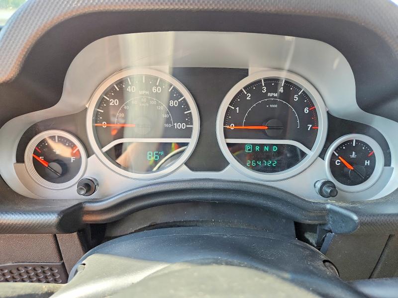 2008 Jeep Wrangler unlimited VIN 1J4GA59178L539272 COPART salvage auction — NORMAL WEAR, Tn - Certificate Of Title, sold $1,350 on 2026-07-09 (photo 9)