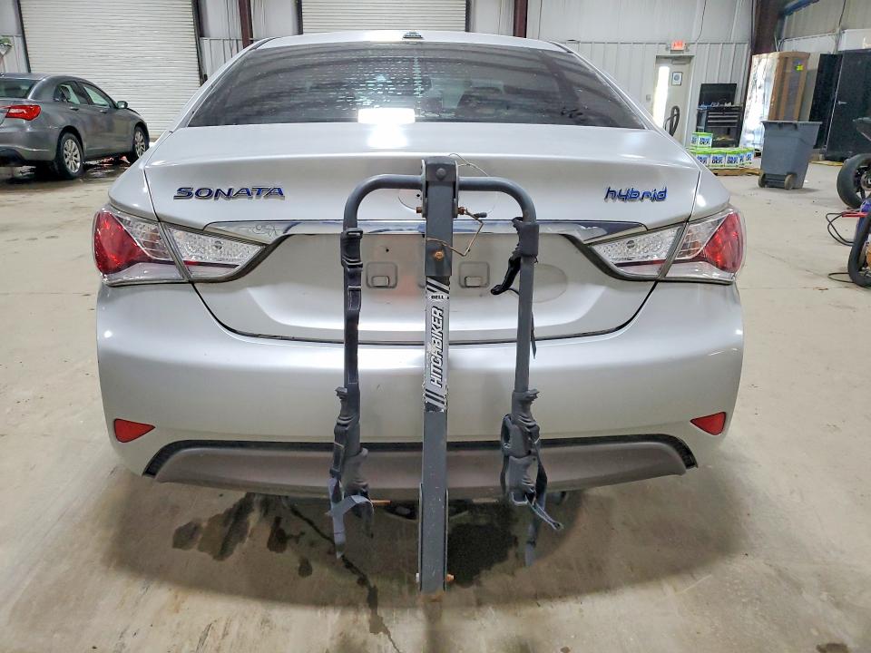 2014 Hyundai Sonata hybrid VIN KMHEC4A42EA113757 COPART salvage auction — MINOR DENT/SCRATCHES, Pa - Cert Of Title, sold $450 on 2026-07-29 (photo 6)