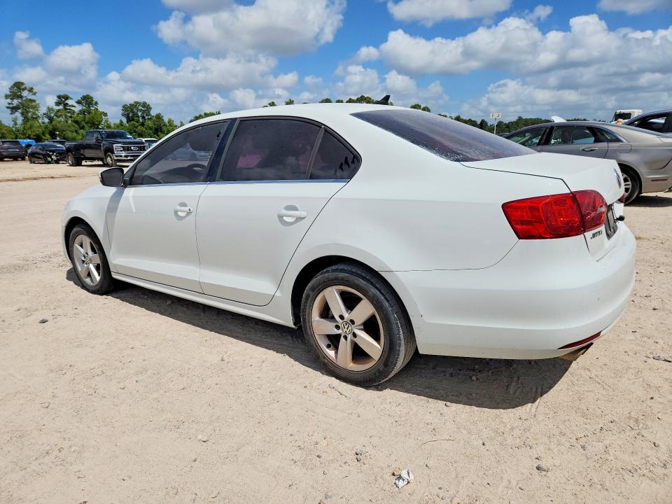 2014 Volkswagen Jetta VIN 3VWLL7AJ5EM416888 COPART salvage auction — FRONT END, Tx - Certificate Of Title, sold $750 on 2026-08-09 (photo 2)