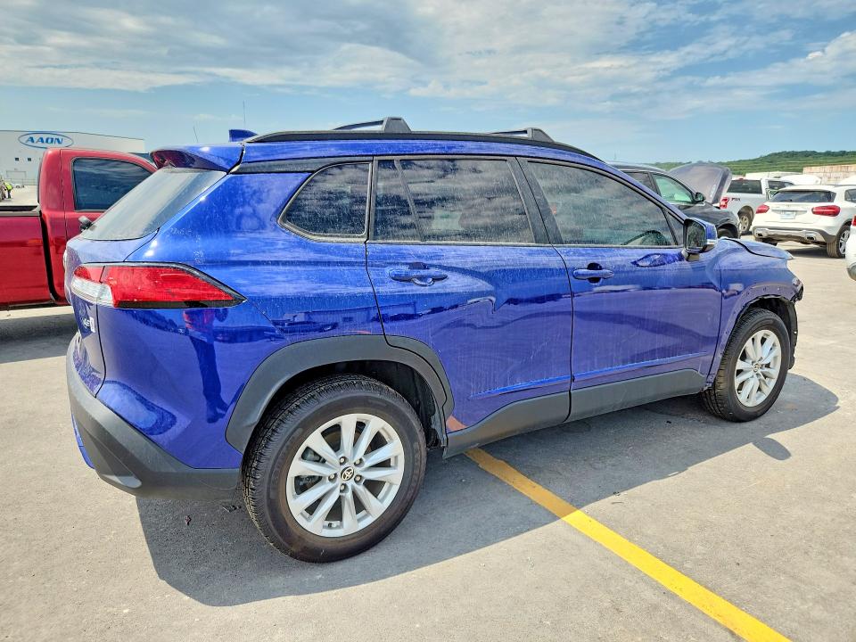2022 Toyota Corolla cross VIN 7MUCAAAG3NV014030 COPART salvage auction — FRONT END, Salvage Title, sold $250 on 2026-07-24 (photo 3)