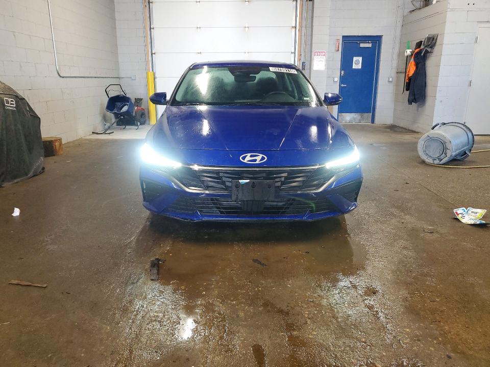 2025 Hyundai Elantra VIN KMHLS4DG4SU897353 COPART salvage auction — WATER/FLOOD, FL - CERT OF TITLE-SLVG REBLD FLOOD (P), sold $6,500 on 2026-07-20 (photo 5)