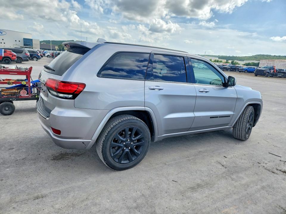 2018 Jeep Cherokee VIN 1C4RJEAG1JC430875 COPART salvage auction — FRONT END, Ok - Certificate Of Title, sold $10,300 on 2026-07-29 (photo 3)