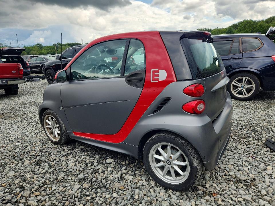 2015 Smart Fortwo VIN WMEEJ9AA2FK840407 COPART salvage auction — MECHANICAL, Ma - Cert Of Title-Reconstrctd Coll, sold $600 on 2026-08-07 (photo 2)