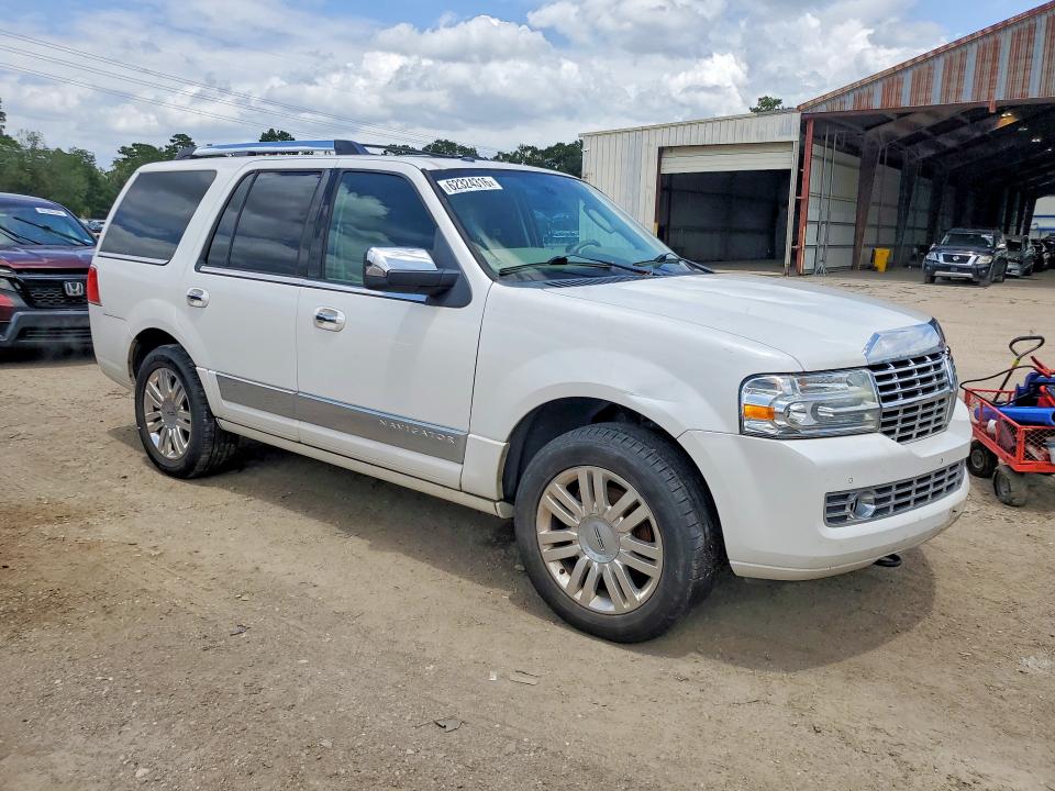 2014 Lincoln Navigator VIN 5LMJJ2H58EEL07867 COPART salvage auction — MINOR DENT/SCRATCHES, La - Certificate Of Title, sold $800 on 2026-07-28 (photo 4)
