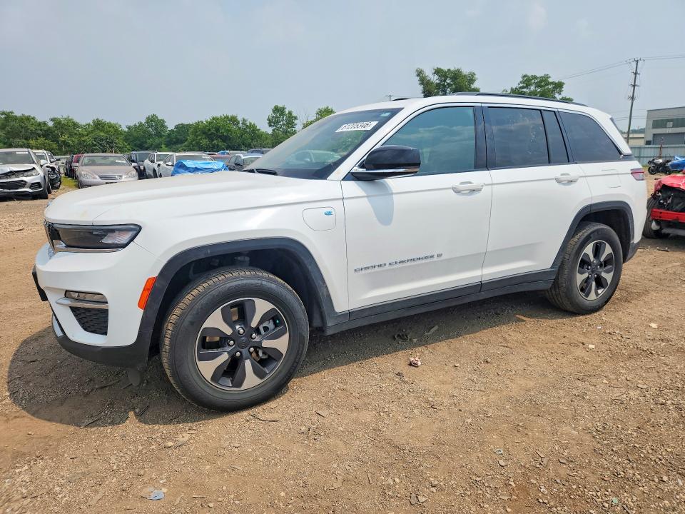 2024 Jeep Grand cherokee VIN 1C4RJYB6XRC122364 COPART salvage auction — MINOR DENT/SCRATCHES, Ia - Certificate Of Title, sold $3,700 on 2026-07-29 (photo 1)