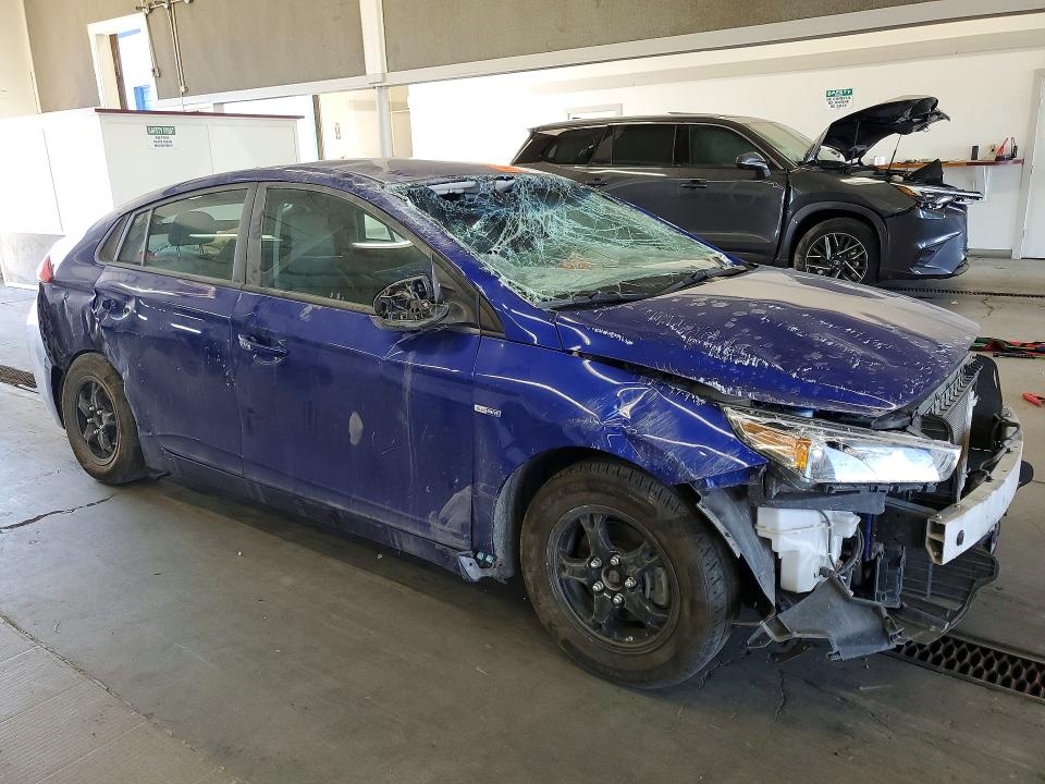 2020 Hyundai Ioniq VIN KMHC65LC6LU242735 COPART salvage auction — ROLLOVER, WA - BILL OF SALE, sold $475 on 2026-07-24 (photo 4)