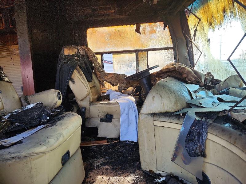 2006 Damon Motorhome VIN 4UZAB2DC36CX42605 COPART salvage auction — Burn Interior, WA - BILL OF SALE, sold $625 on 2026-09-09 (photo 5)