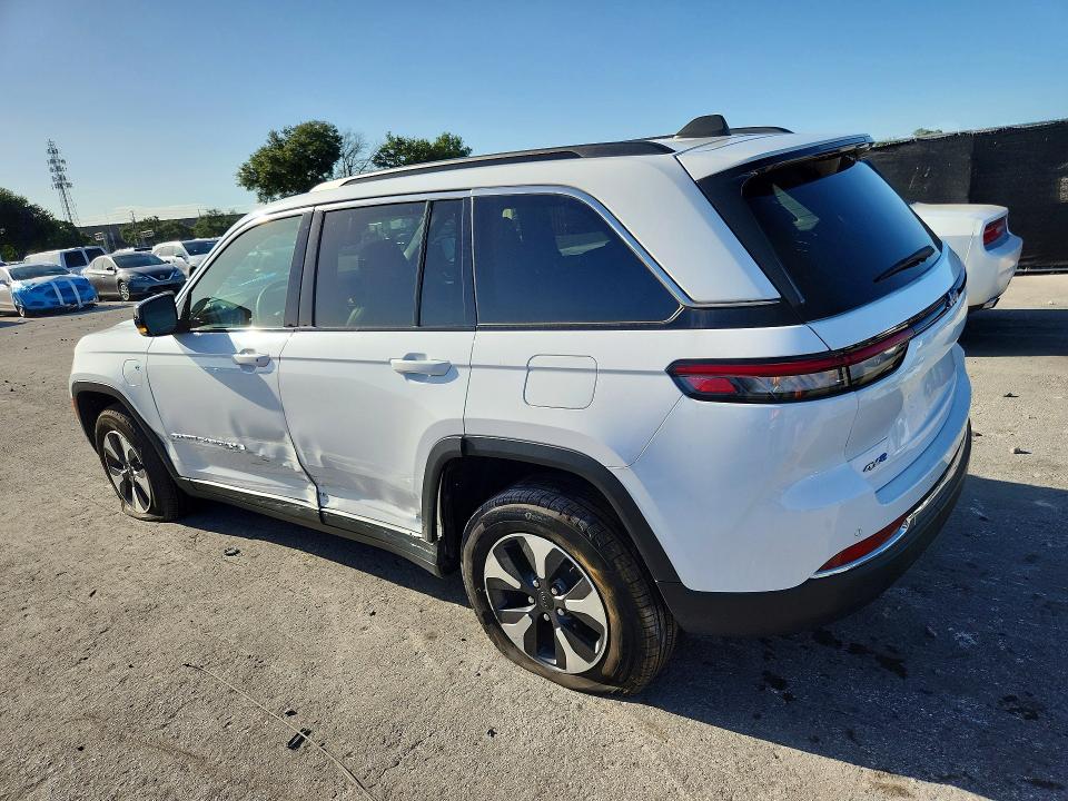 2024 Jeep Cherokee VIN 1C4RJYB6XRC116595 COPART salvage auction — SIDE, MD - CERTIFICATE OF TITLE, sold $21,600 on 2026-07-27 (photo 2)