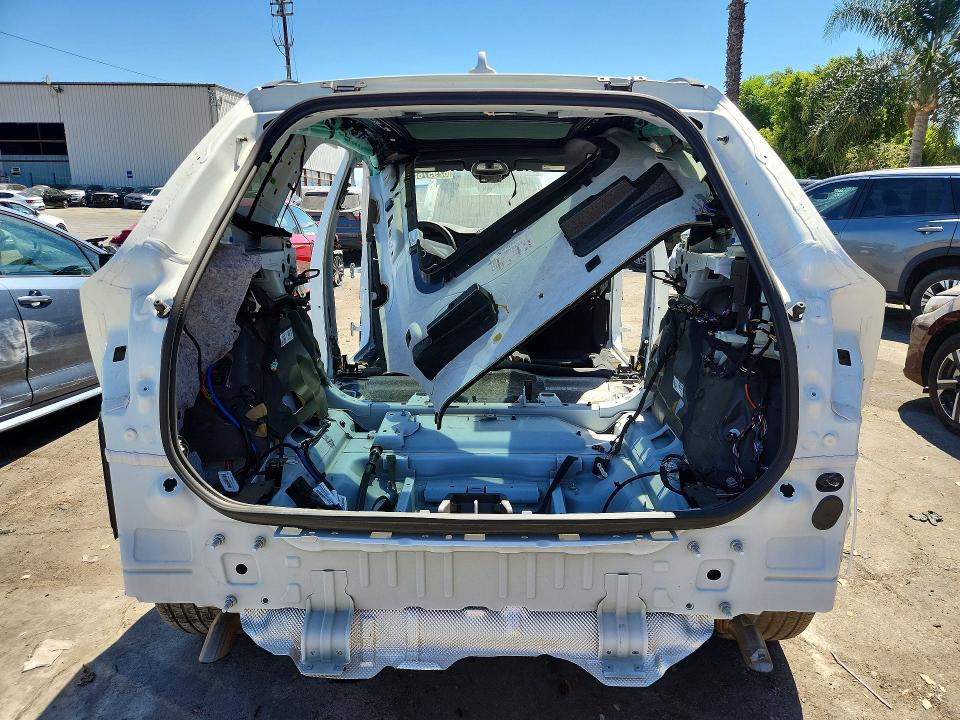 2026 Volvo Xc60 VIN YV4M12RC4T1297163 COPART salvage auction — STRIPPED, Ca - Certificate Of Title, sold $100 on 2026-08-06 (photo 6)