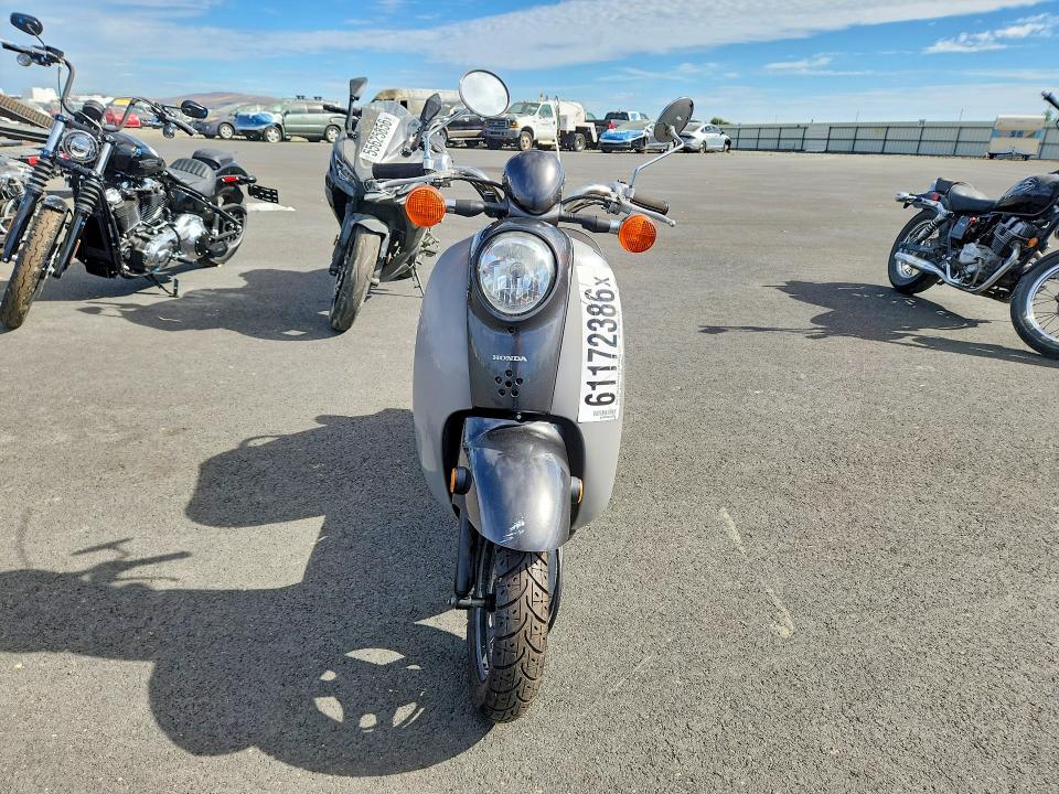 2009 Honda Chf50 VIN JH2AF606X9K500671 COPART salvage auction — MINOR DENT/SCRATCHES, CA - DIS/DLR/EXP ONLY CLEAN TITLE, sold $10 on 2026-07-27 (photo 2)