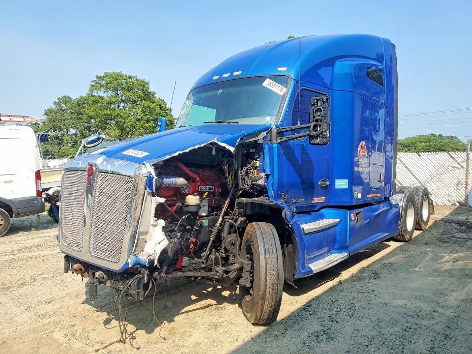 2018 Kenworth T680 VIN 1XKYD49X6JJ108587 — COPART salvage auction photo