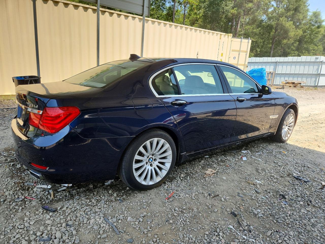 2012 BMW 7er VIN WBAKC8C56CC436535 COPART salvage auction — Normal Wear, SC - CERT OF TITLE-SALVAGE WATER (P), sold $3,000 on 2026-09-10 (photo 3)