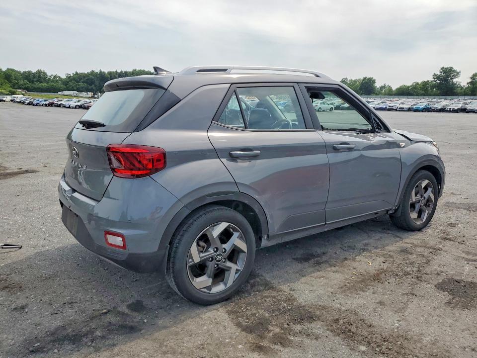 2022 Hyundai Venue VIN KMHRC8A36NU155024 COPART salvage auction — SIDE, Salvage Title, sold $2,700 on 2026-07-28 (photo 3)