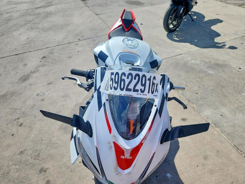 2024 Aprilia Rs VIN ZD4KSUR03RS000254 COPART salvage auction — FRONT END, Tx - Salvage Vehicle Title, sold $925 on 2026-07-30 (photo 5)