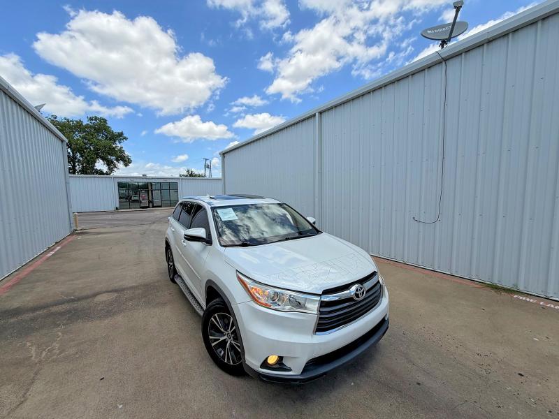 2016 Toyota Highlander VIN 5TDKKRFH9GS155738 COPART salvage auction — MINOR DENT/SCRATCHES, Tx - Certificate Of Title (P), sold $29,500 on 2026-07-27 (photo 1)