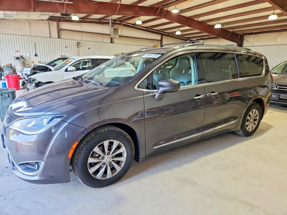 2017 Chrysler Pacifica VIN 2C4RC1BGXHR644945 COPART salvage auction — REAR END, Md - Certificate Of Title, sold $3,900 on 2026-07-17 (photo 1)