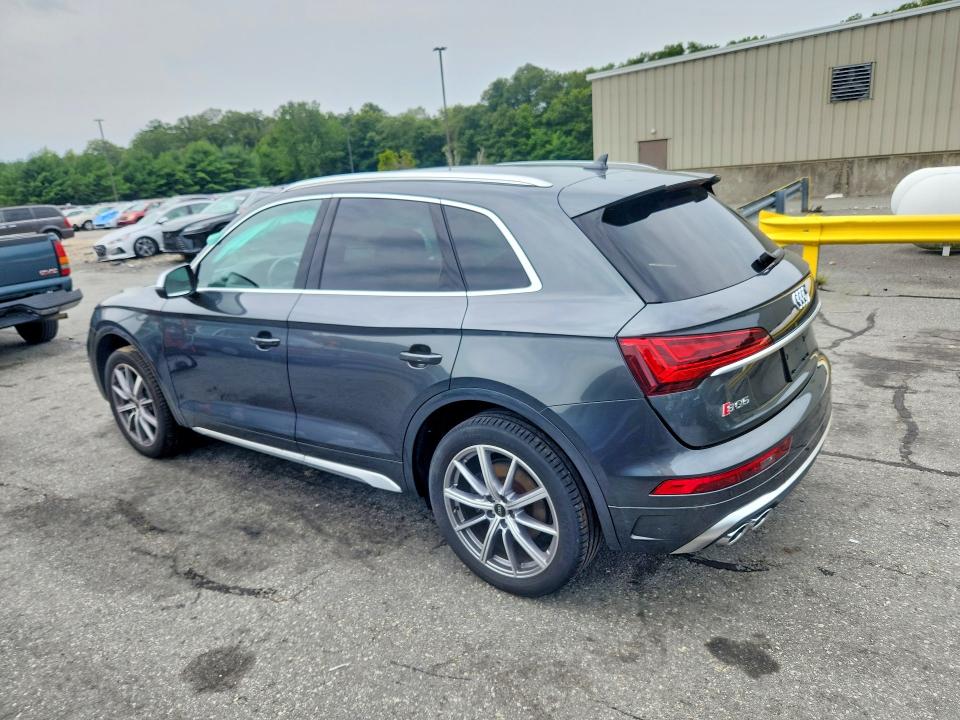2022 Audi Sq5 VIN WA1A4AFY4N2100930 COPART salvage auction — SIDE, Ri - Salvage Certificate Of Title, sold $12,900 on 2026-08-25 (photo 2)