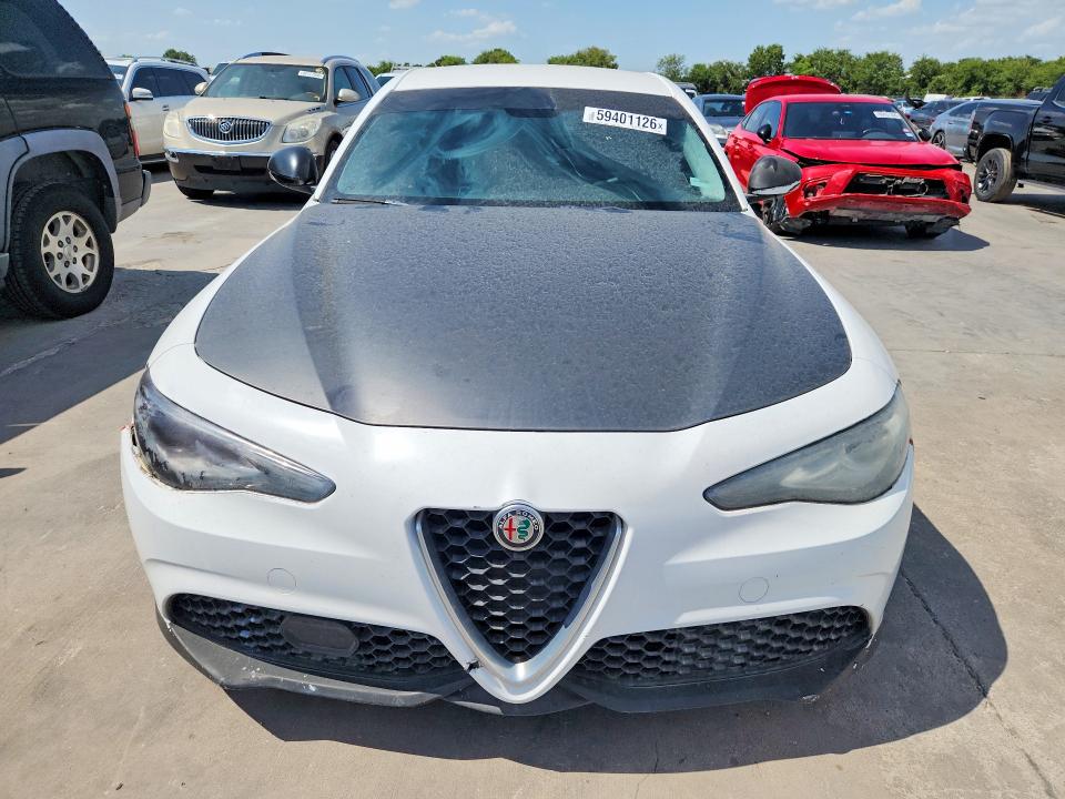 2018 Alfa romeo Giulia VIN ZARFAEBN8J7566032 COPART salvage auction — FRONT END, Tx - Certificate Of Title, sold $3,650 on 2026-07-30 (photo 5)