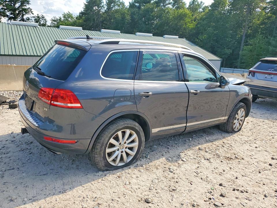 2011 Volkswagen Touareg VIN WVGFF9BP6BD004505 COPART salvage auction — FRONT END, Ma - Cert Of Title-Reconstrctd Coll, sold $450 on 2026-08-12 (photo 3)
