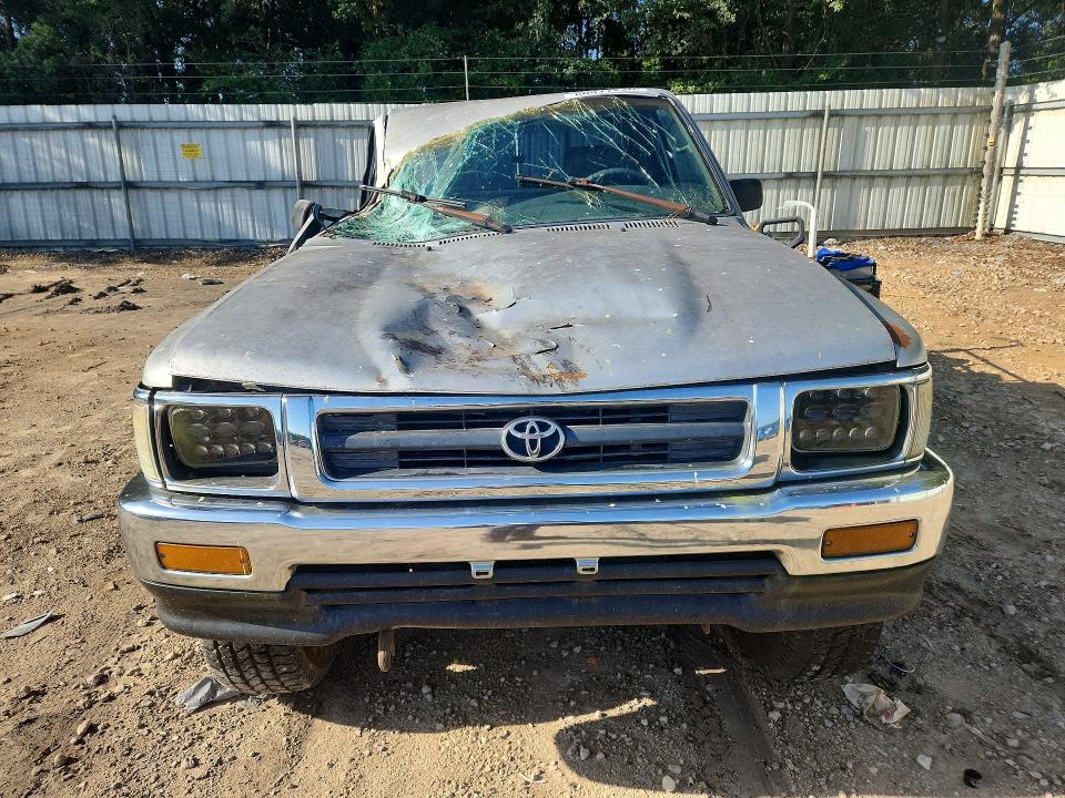 1992 Toyota Pickup VIN JT4RN13P3N6037376 COPART salvage auction — ROOF, FL - CERT OF TITLE SLVG REBUILDABLE, sold $6,000 on 2026-07-31 (photo 5)