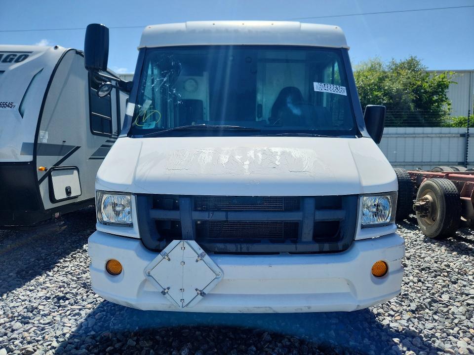 2012 Isuzu Npr VIN JALB4T170C7W00697 COPART salvage auction — MINOR DENT/SCRATCHES, FL - CERTIFICATE OF TITLE, sold $10 on 2026-07-23 (photo 5)