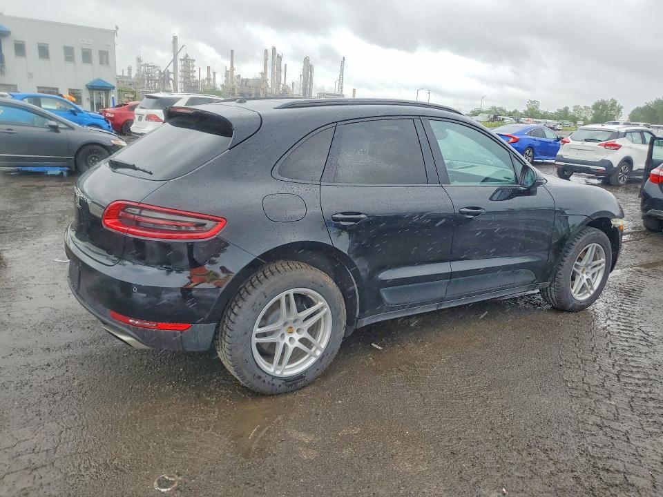 2018 Porsche Macan VIN WP1AA2A52JLB17164 COPART salvage auction — FRONT END, Qc - Gravement Accidente, sold $8,100 on 2026-08-25 (photo 3)