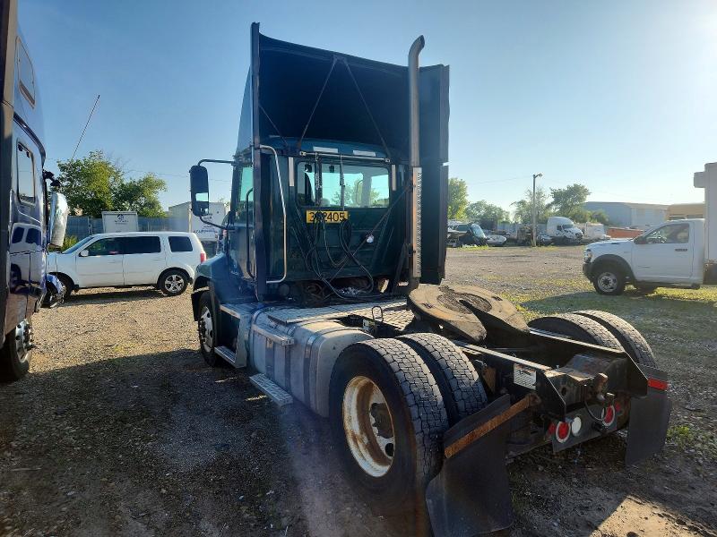 2017 Mack Cxu612 VIN 1M1AW01XXHM009713 COPART salvage auction — MINOR DENT/SCRATCHES, OK - CERTIFICATE OF TITLE (P), sold $1,450 on 2026-09-02 (photo 3)