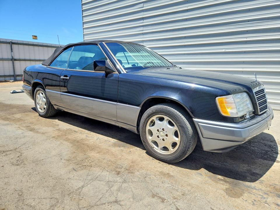1995 Mercedes-benz E-class VIN WDBEA66EXSC282317 COPART salvage auction — MINOR DENT/SCRATCHES, Ca - Dis/Dlr/Exp Only Clean Title (P), sold $6,800 on 2026-07-31 (photo 4)