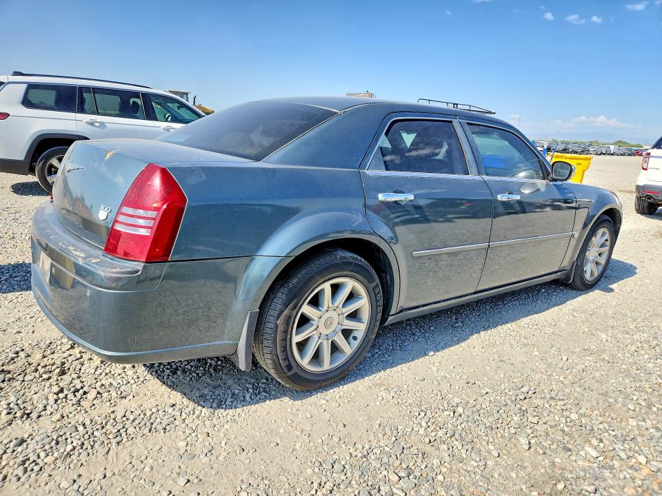 2005 Chrysler 300c VIN 2C3AA63H65H525285 COPART salvage auction — HAIL, Co - Certificate Of Title, sold $900 on 2026-08-01 (photo 3)