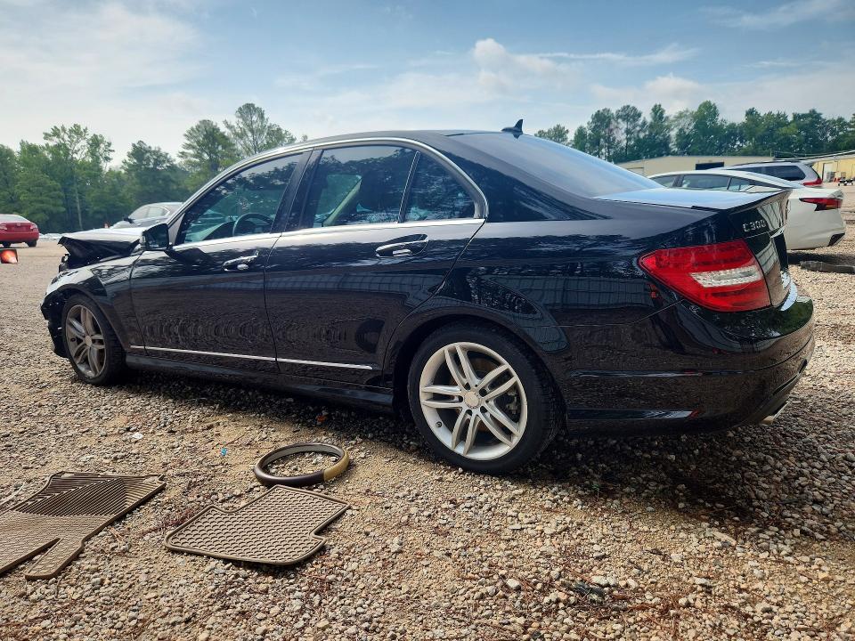 2014 Mercedes-benz C-klasse VIN WDDGF8AB4EA907840 COPART salvage auction — FRONT END, Salvage Title, sold $1,800 on 2026-08-21 (photo 2)