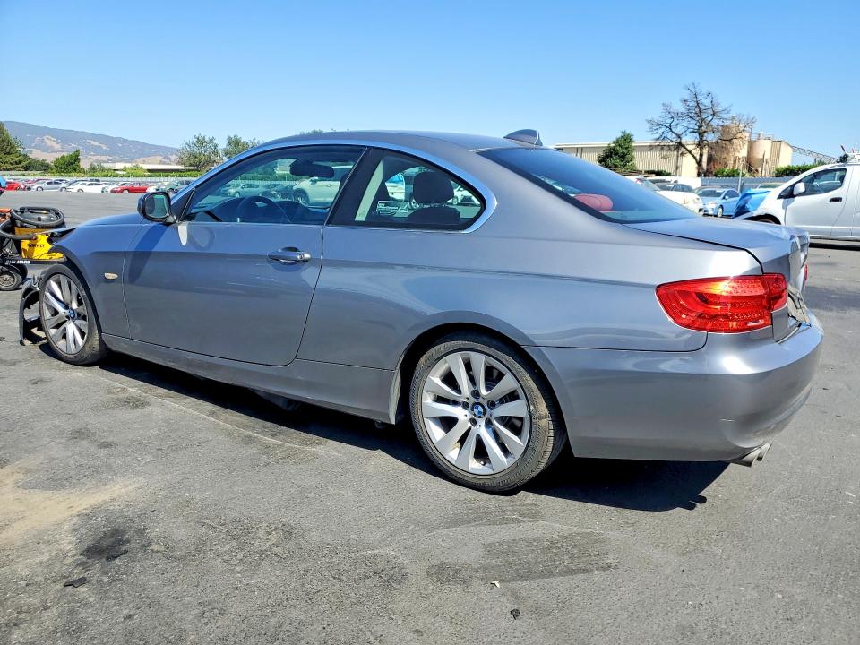 2011 BMW 3er VIN WBAKE5C58BE573066 COPART salvage auction — REAR END, Ca - Dis/Dlr/Exp Only Clean Title, sold $525 on 2026-07-14 (photo 2)