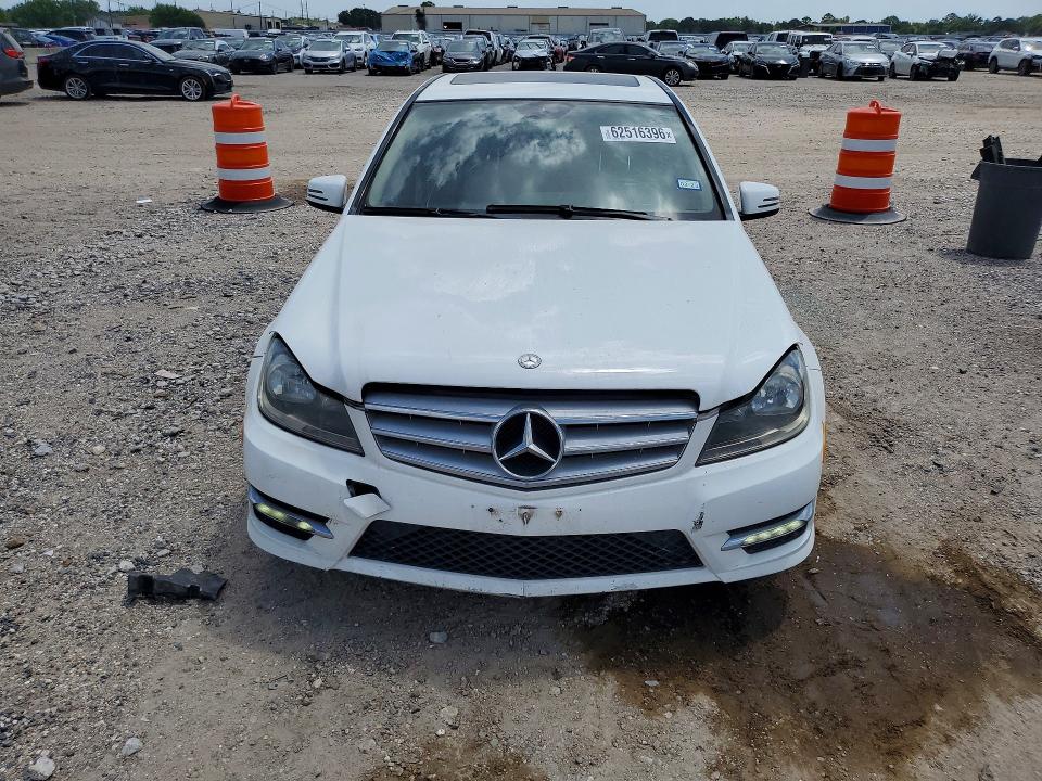 2013 Mercedes-benz C-klasse VIN WDDGF4HB4DG095496 COPART salvage auction — MECHANICAL, Tx - Certificate Of Title, sold $500 on 2026-08-06 (photo 5)