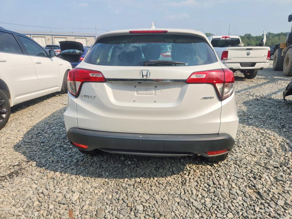 2020 Honda Hr-v VIN 3CZRU6H30LM711710 COPART salvage auction — MINOR DENT/SCRATCHES, MA - CERTIFICATE OF TITLE (P), sold $7,300 on 2026-08-21 (photo 6)