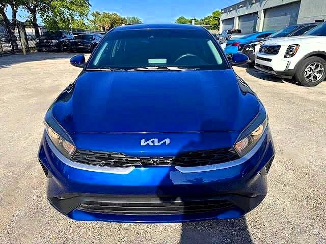 2022 Kia Forte VIN 3KPF24AD4NE464503 COPART salvage auction — MINOR DENT/SCRATCHES, Fl - Cert Of Title Slvg Rebuildable (P), sold $8,600 on 2026-09-23 (photo 5)
