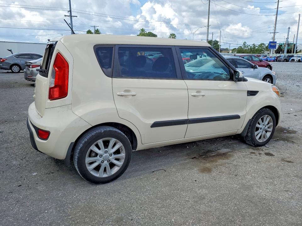 2013 Kia Soul VIN KNDJT2A6XD7756619 COPART salvage auction — FRONT END, Fl - Cert Of Title Slvg Rebuildable, sold $250 on 2026-07-28 (photo 3)