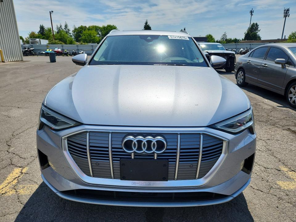 2019 Audi E-tron VIN WA1VABGE7KB008940 COPART salvage auction — REAR END, OR - SALVAGE TITLE CERTIFICATE, sold $725 on 2026-08-24 (photo 5)