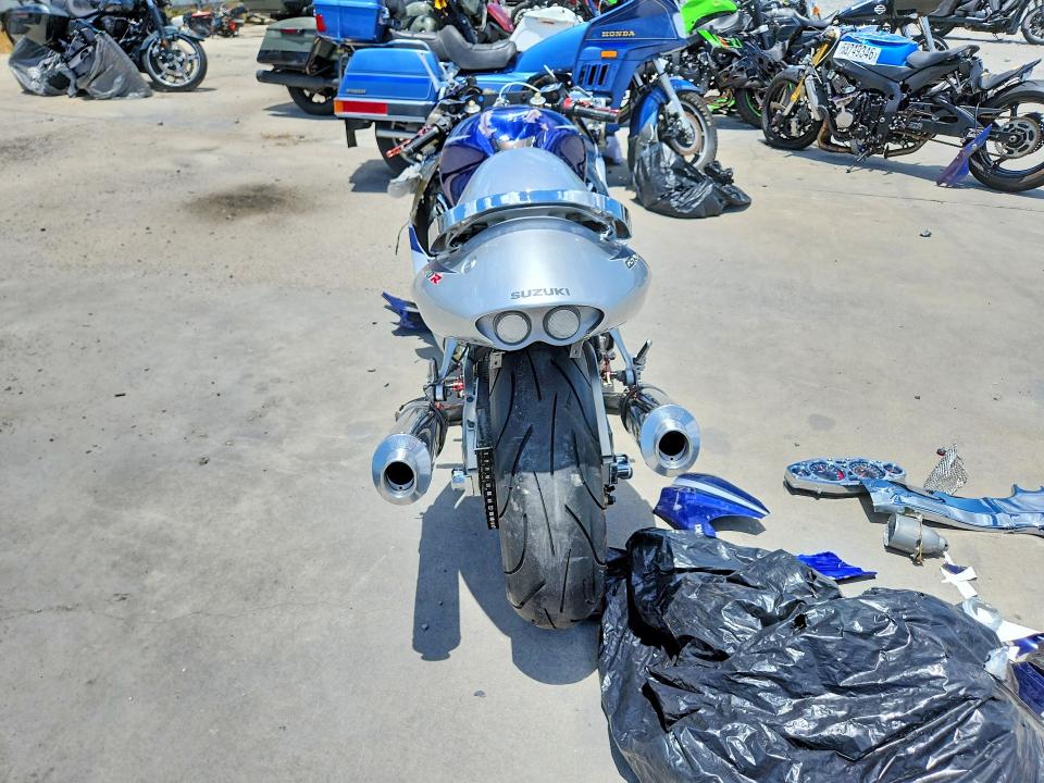 2005 Suzuki Gsx1300 VIN JS1GW71A352101858 COPART salvage auction — FRONT END, Fl - Cert Of Title Slvg Rebuildable, sold $1,800 on 2026-07-16 (photo 4)