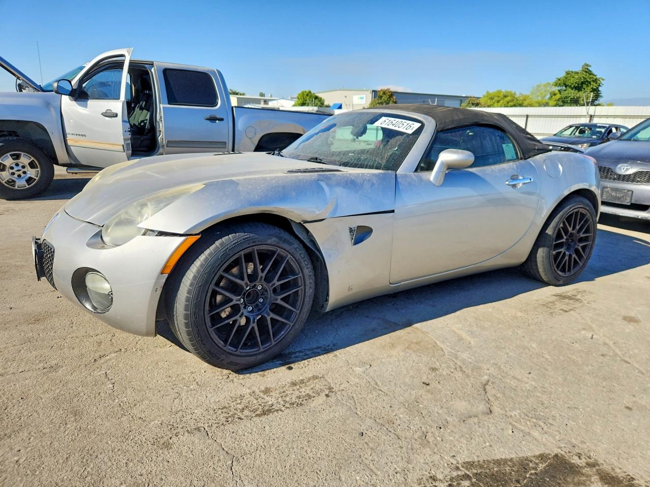 2006 Pontiac Solstice VIN 1G2MB35B66Y119225 COPART salvage auction — Front End, Sc - Salvage Title, sold $775 on 2026-09-25 (photo 1)