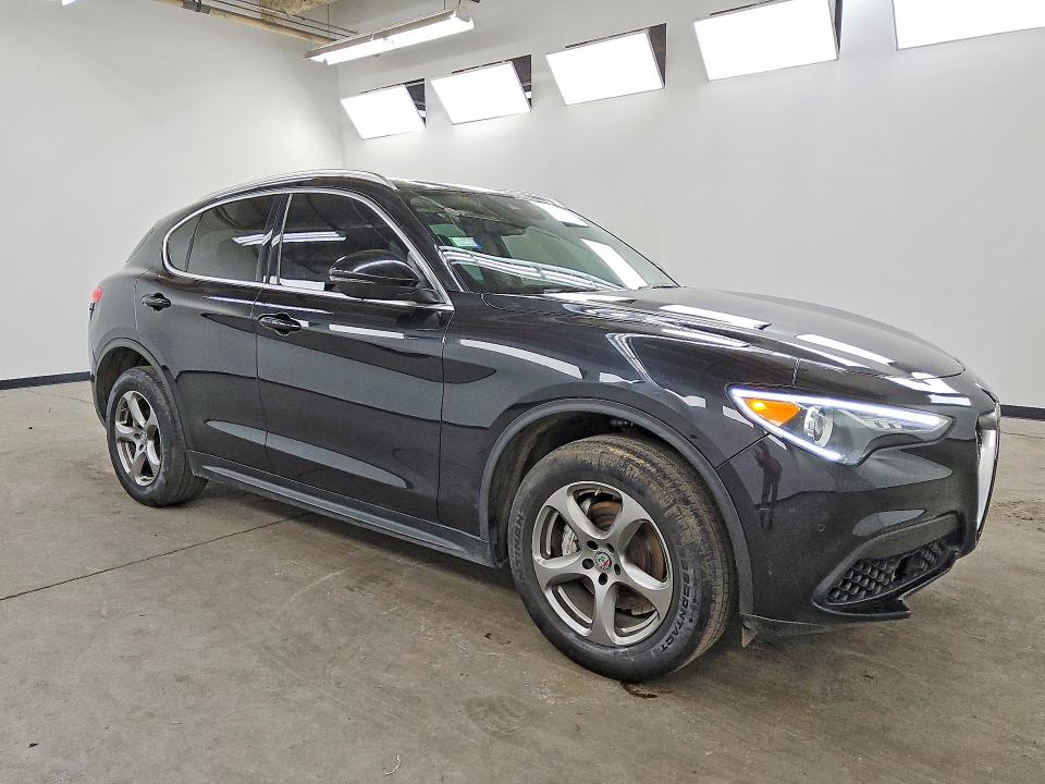 2021 Alfa romeo Stelvio VIN ZASPAKAN6M7D11339 COPART salvage auction — REAR END, Il - Certificate Of Title, sold $11,800 on 2026-08-11 (photo 4)